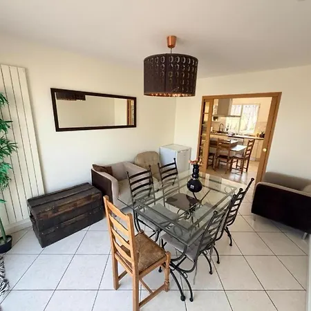 Homestay szállás La Julia Meublee Pres De Paris *