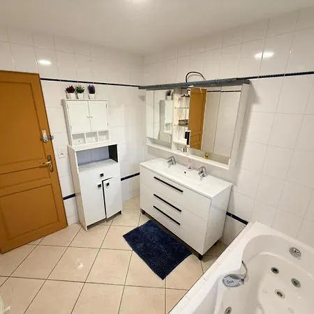 La Julia Meublee Pres De Paris Homestay szállás *