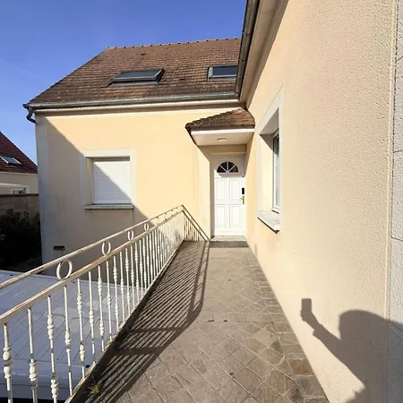 Homestay La Julia Meublee Pres De Paris